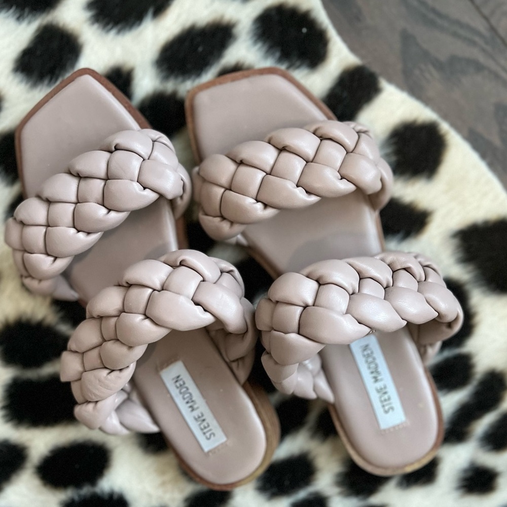Worn once Steve Madden woven sandals size 8